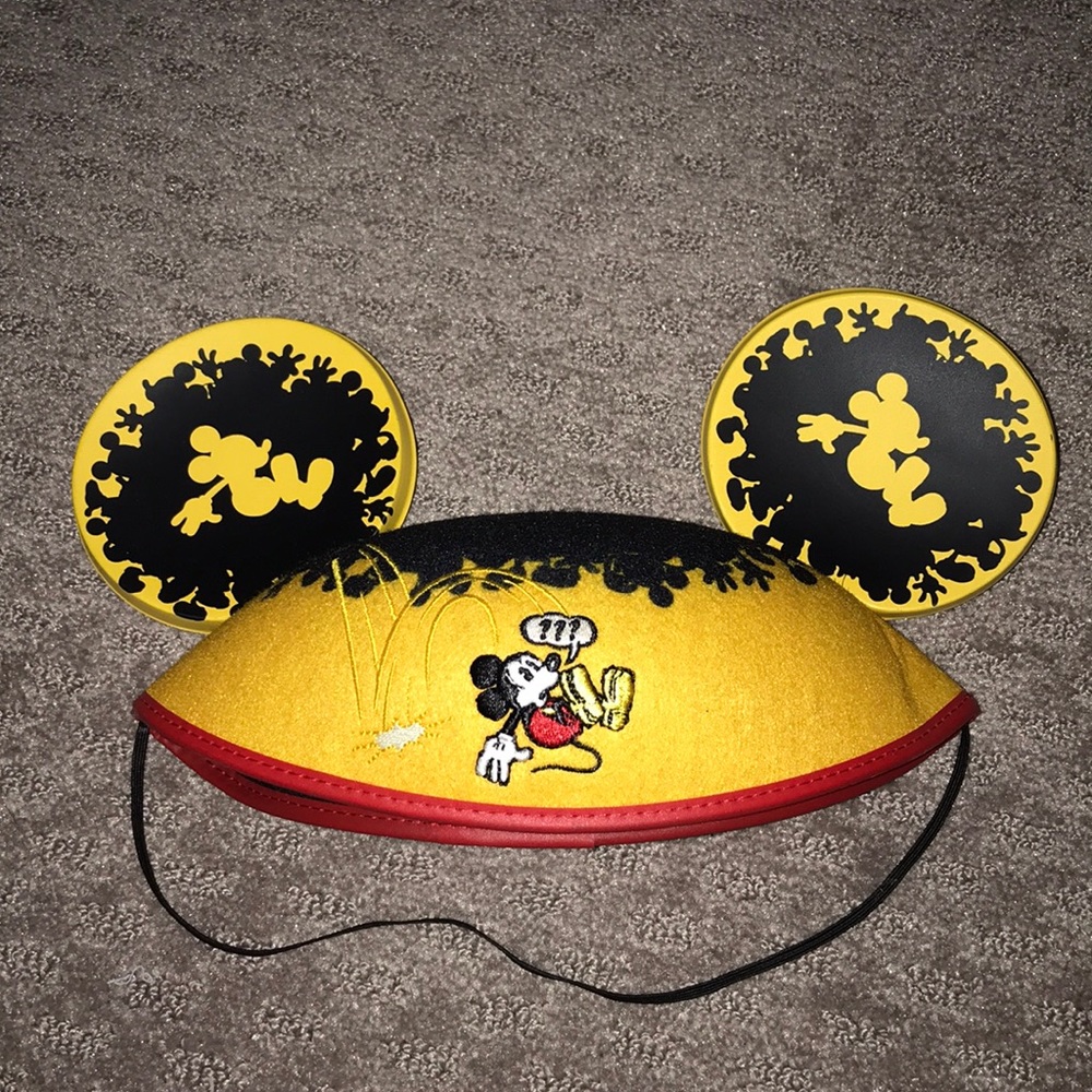Limited release extremely rare Mickey ears